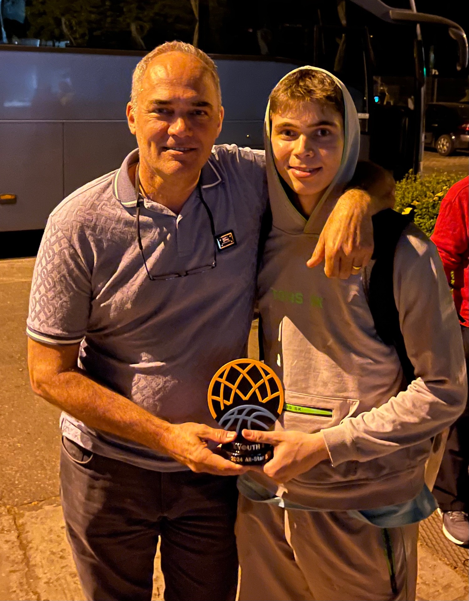 Efe Postel with his Youth BCL 2024 All-Star Five trophy
