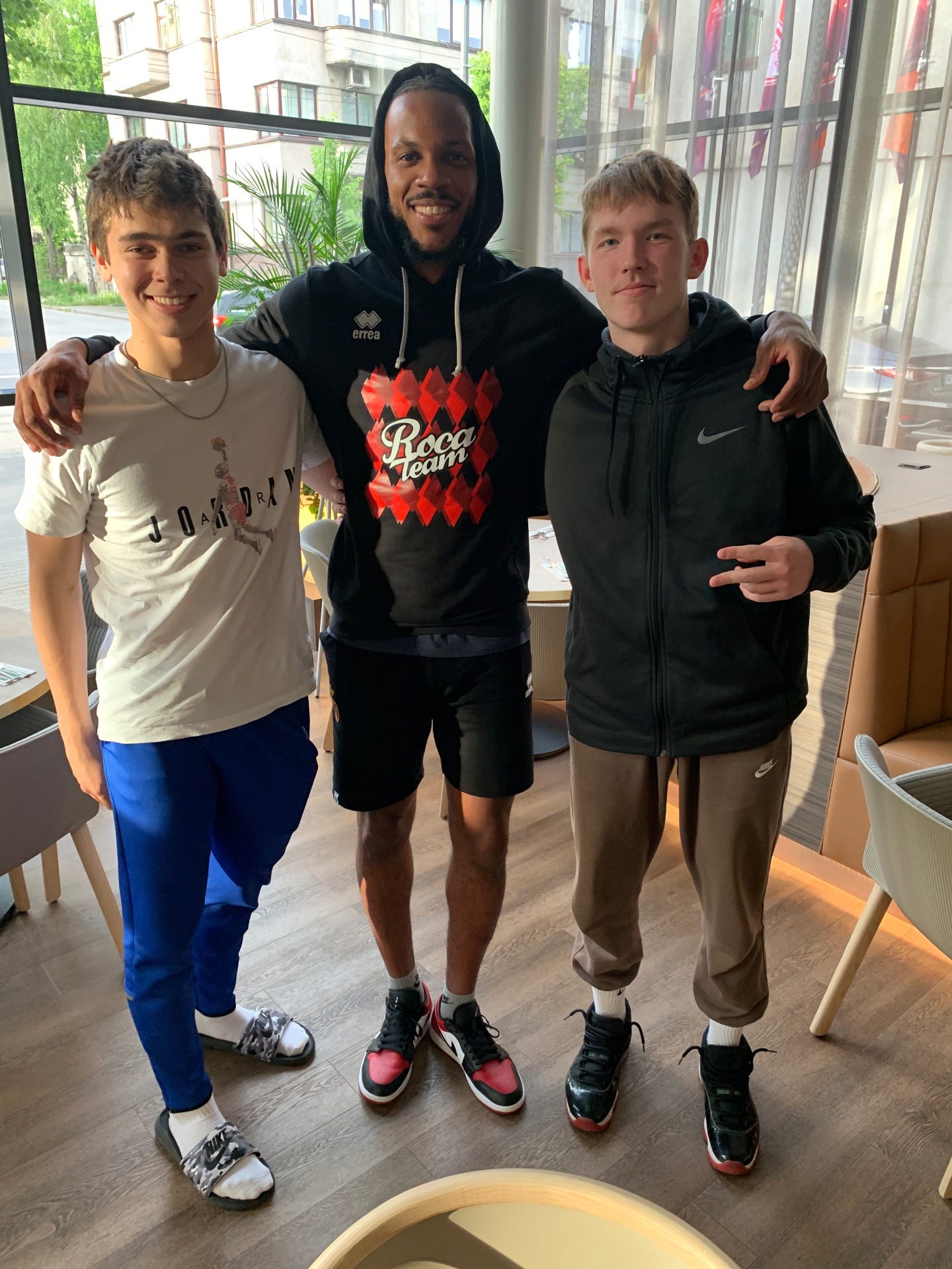 Jaron Blossomgame with Efe — moment 2