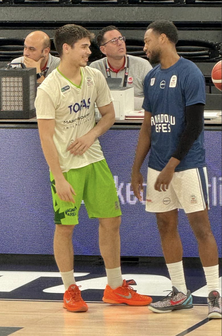 Jordan Loyd with Efe — moment 1